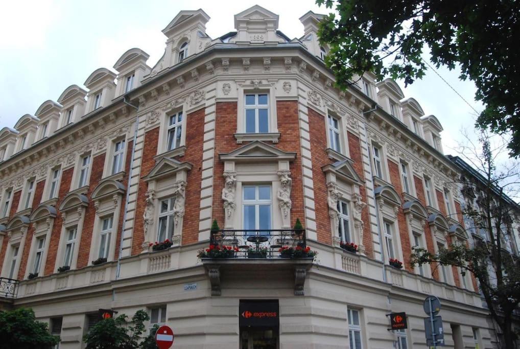 In The Heart Of Apartament *